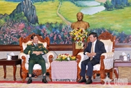 Vietnamese defense leader pays courtesy calls on Lao party, state, military leaders